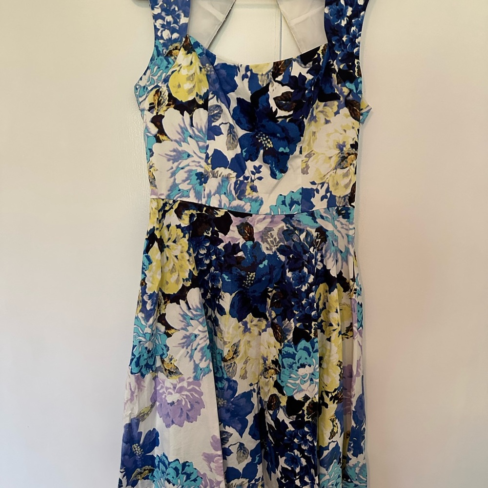New York & Company Floral Dress with Keyhole Back